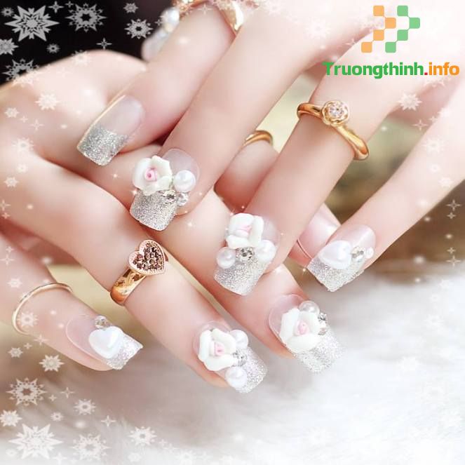                       Các mẫu nail cô dâu đơn giản, móng tay cô dâu đẹp cho ngày cưới, chụp ảnh cưới