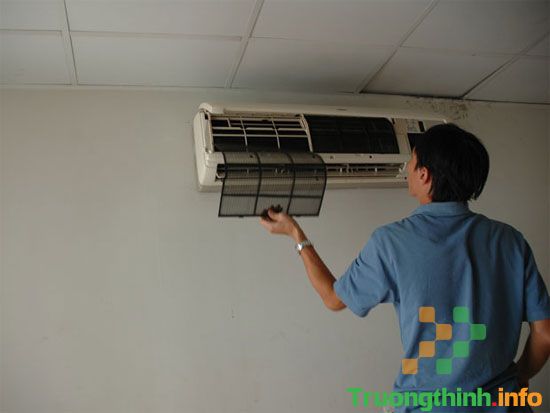 Sửa Máy Lạnh Có Mùi Khét – Chập Điện Tại Quận Phú Nhuận