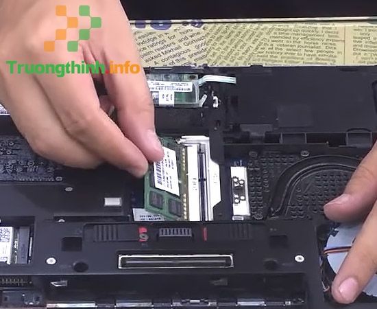 Dịch vụ vệ sinh laptop