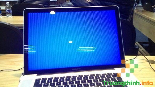 Địa Chỉ Sửa Laptop Màn Hình Sọc Đốm Bể Vỡ Ở Quận 9