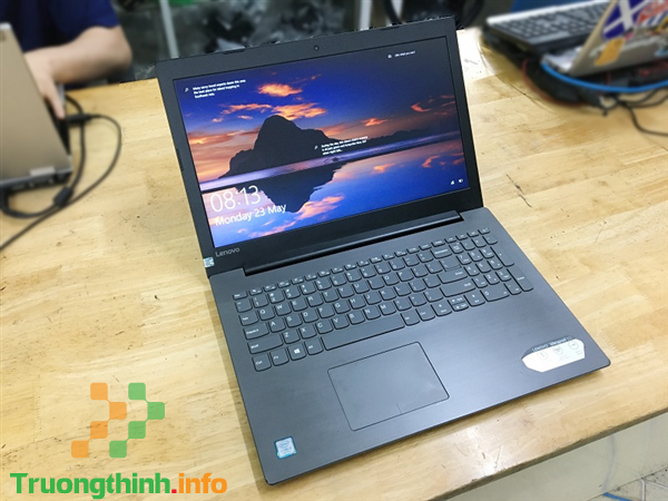 Thay sửa màn hình laptop Lenovo 320 15IKB Giá rẻ - Uy Tín