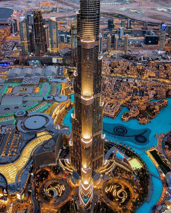 Loạt ảnh chụp từ trên cao chứng minh Dubai là 'vùng đất đến từ hành tinh khác' Burj Khalifa với độ cao lên đến 828m hiện là toà nhà cao nhất thế giới