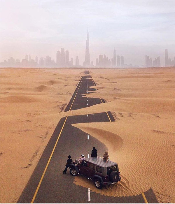 Loạt ảnh chụp từ trên cao chứng minh Dubai là 'vùng đất đến từ hành tinh khác' Dubai là 'vùng đất đến từ hành tinh khác' 2