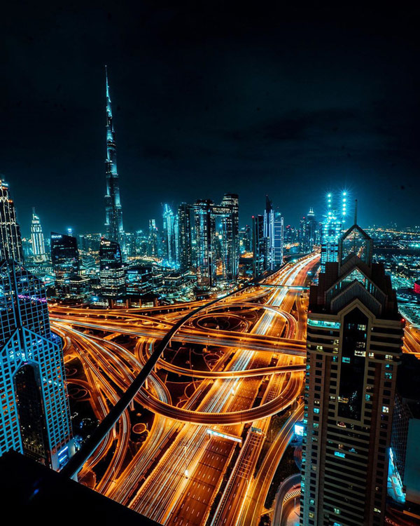 Loạt ảnh chụp từ trên cao chứng minh Dubai là 'vùng đất đến từ hành tinh khác' Nhìn từ trên cao, mạng lưới giao thông của Dubai trông như mê cung