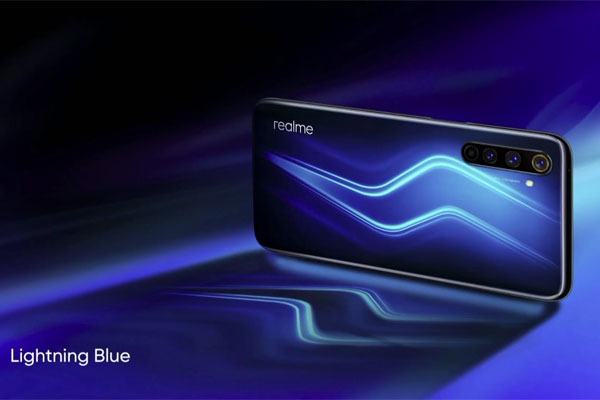 Mặt lưng của Realme 6 với cụm 4 camera được thiết kế dọc. 