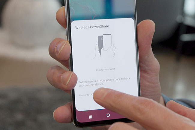 Wireless PowerShare là công nghệ sạc ngược của Samsung