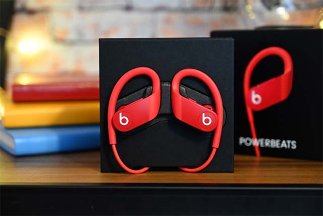 Powerbeats 4