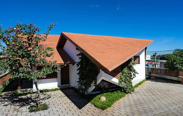 Mẫu nhà 1 tầng mái chéo hiện đại với phong cách thiết kế độc đáo