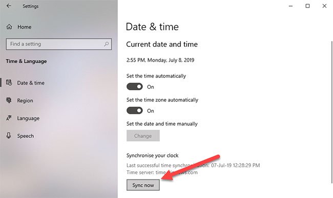 Nhấp vào nút Sync trong phần Synchronize your clock