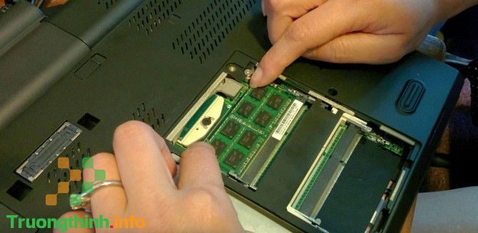 cài đặt RAM laptop