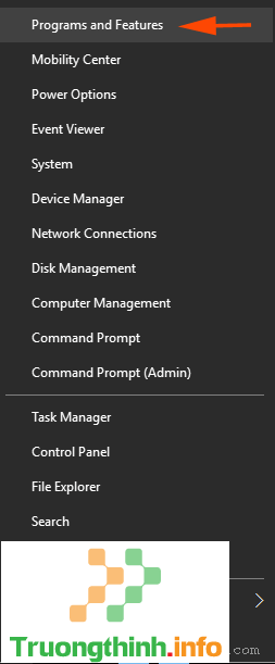 click chọn Programs and Features