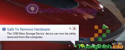 Những cách rút USB đúng cách