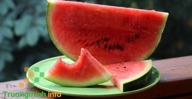 Ăn dưa hấu có nóng không? Uống nước ép dưa hấu hằng ngày có tốt cho sức khỏe?