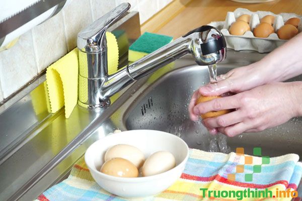 Cách làm trứng muối siêu tốc cực ngon, cực nhanh bằng muối khô