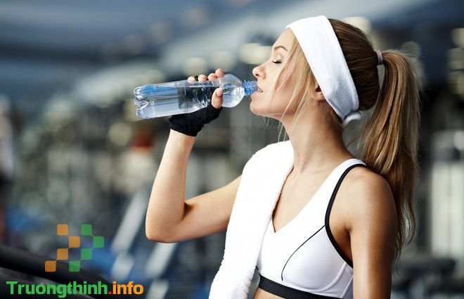 Uống nhiều nước có giảm cân không? Cách uống nước giảm cân có hiệu quả?