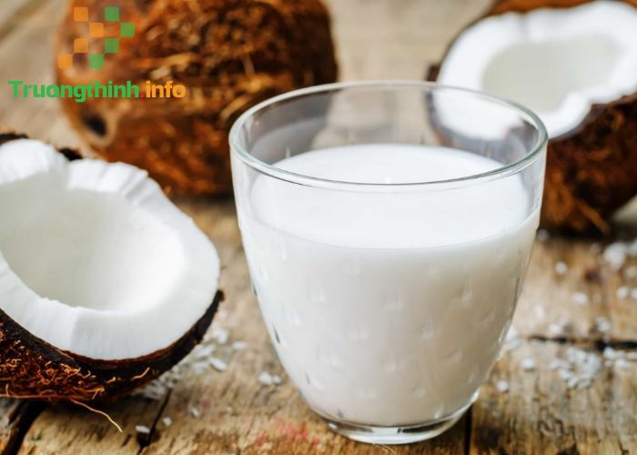 Cách làm nước cốt dừa ăn chè ngon sánh mịn từ dừa tươi, dừa hộp