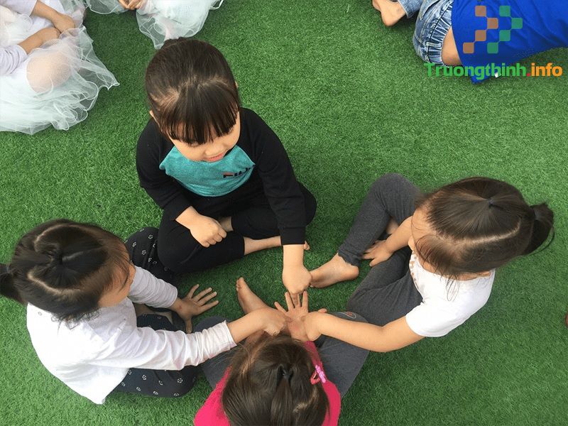 Top 7 trò chơi dân gian vui, bổ ích cho trẻ mầm non, tiểu học