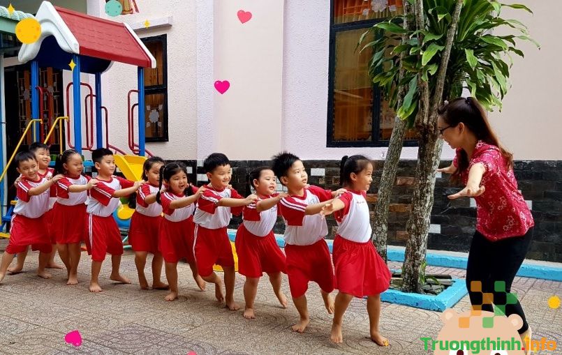 Top 7 trò chơi dân gian vui, bổ ích cho trẻ mầm non, tiểu học