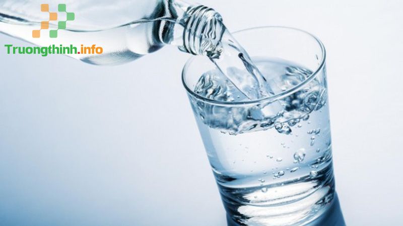 Nước điện giải là gì? Uống nhiều có tốt không? Cách pha nước điện giải tại nhà