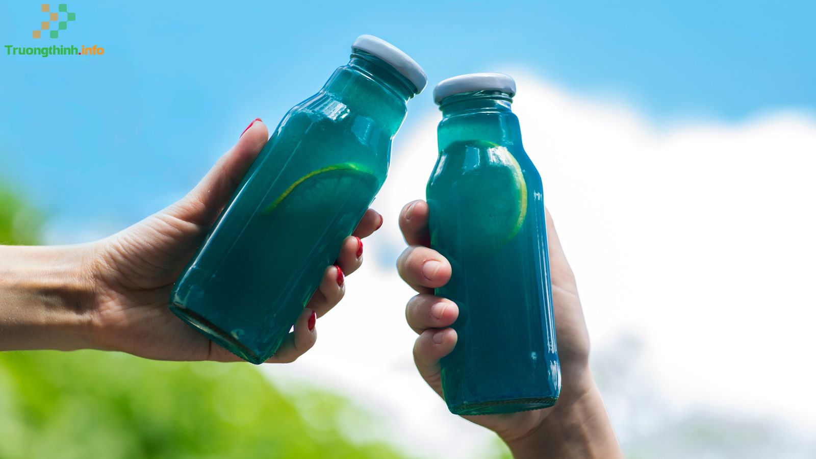 Nước điện giải là gì? Uống nhiều có tốt không? Cách pha nước điện giải tại nhà
