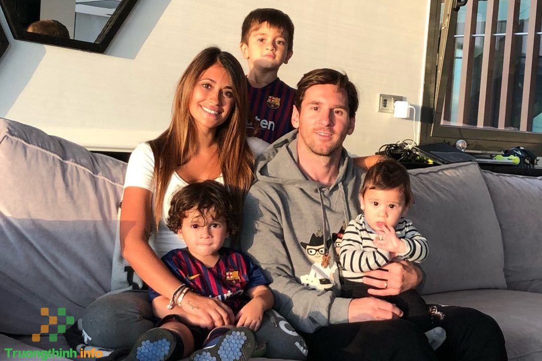 Messi bao nhiêu tuổi? Đá cho đội nào? Tài sản, thu nhập của Messi?