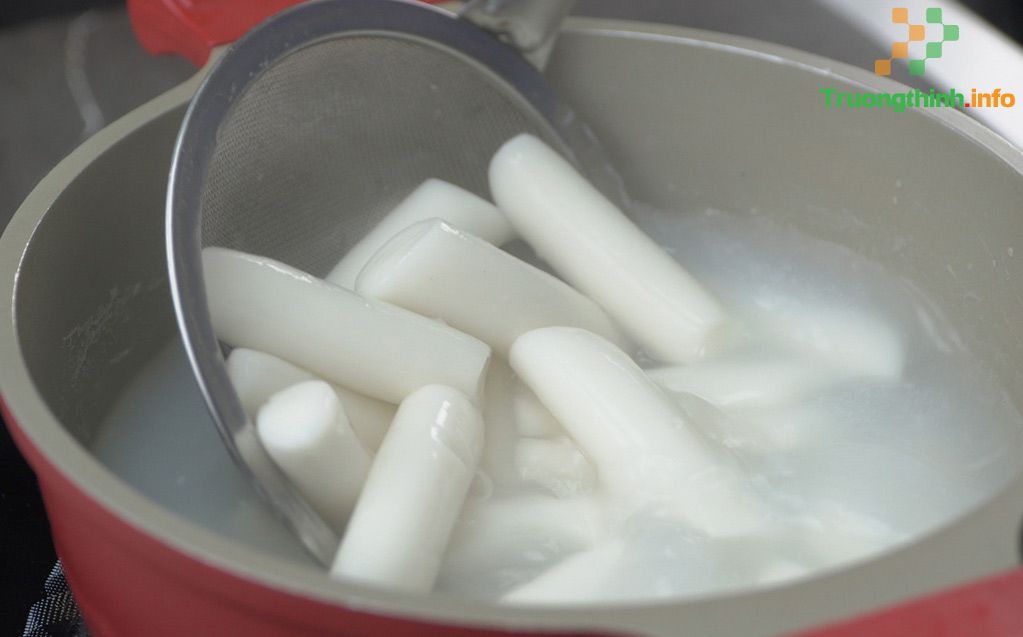                       3 cách làm tokbokki đơn giản tại nhà chuẩn vị Hàn Quốc