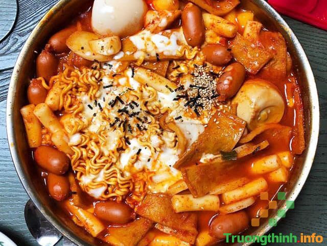 Cách làm lẩu tokbokki đơn giản mà ngon chuẩn vị Hàn Quốc tại nhà