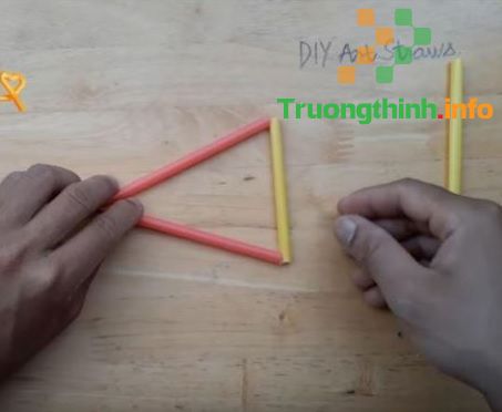                       Cách làm lồng đèn Trung Thu bằng ống hút đẹp, sáng tạo
