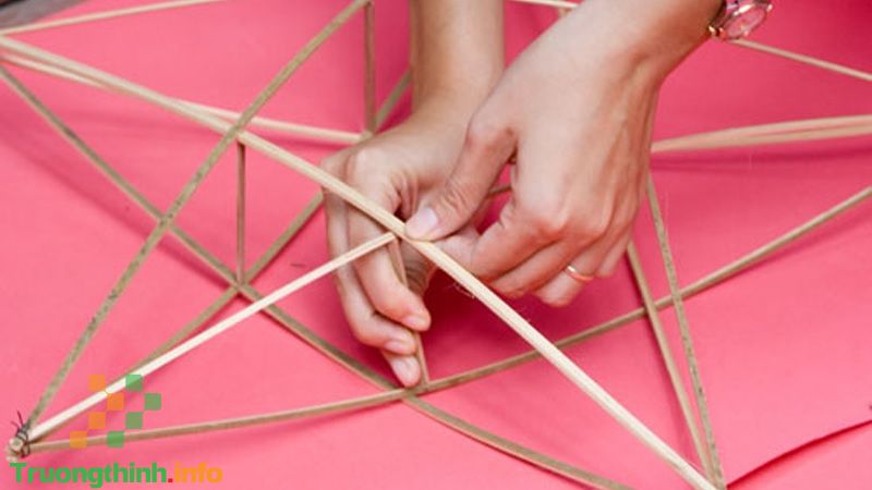                       Cách làm lồng đèn Trung Thu bằng tre đơn giản, đẹp cho bé