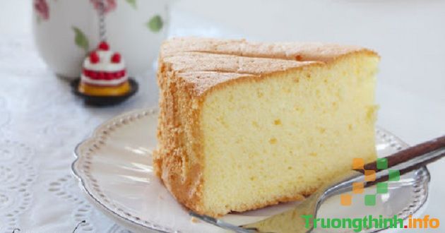 Cách làm bánh bông lan bằng nồi cơm điện