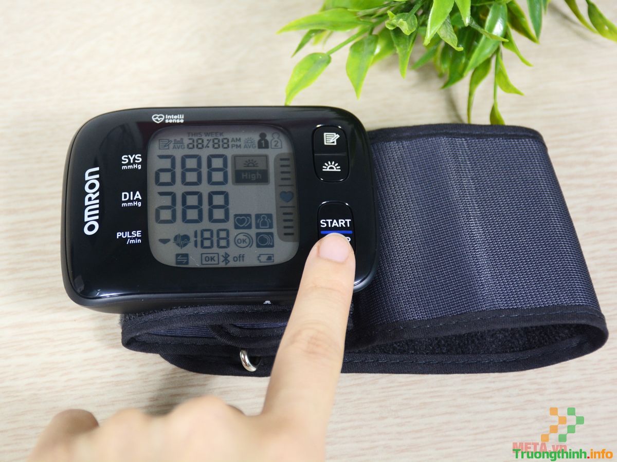                       Giá máy đo huyết áp Omron chính hãng, tốt nhất hiện nay