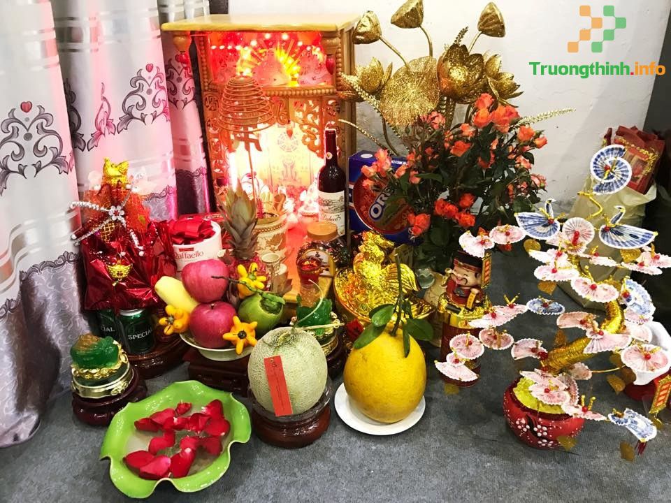                       Cách sắm lễ & Bài văn khấn cúng Thổ Công ngày rằm tháng 7