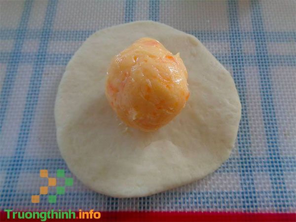                       Cách làm bánh bao kim sa (trứng muối) tại nhà thơm ngon, nhân tan chảy hấp dẫn