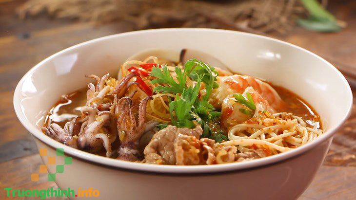                       Cách làm bún hải sản chua cay ngon đúng điệu như ngoài hàng