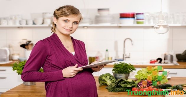                      Mẹ bầu mới có thai 3 tháng đầu nên ăn gì để vào con? Thực đơn cho bà bầu 3 tháng đầu