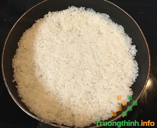                       2 Cách làm cơm cháy từ cơm nguội giòn ngon tại nhà