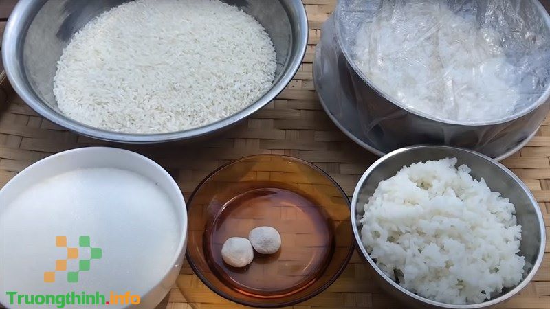                       2 Cách làm bánh bò xốp nước cốt dừa vừa đẹp, vừa ngon, vừa dễ