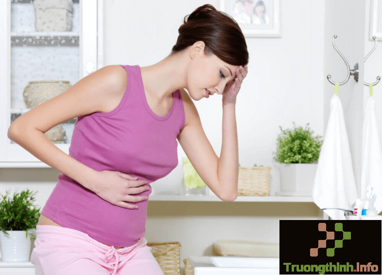                       Ốm nghén nặng phải làm sao? Có ảnh hưởng đến thai nhi không?