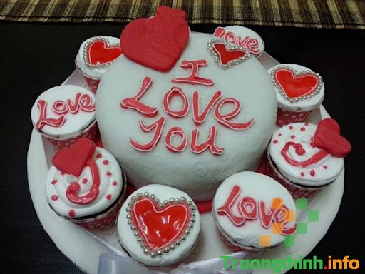 Mẫu bánh kem 20/10 tặng mẹ, tặng vợ đẹp nhất
