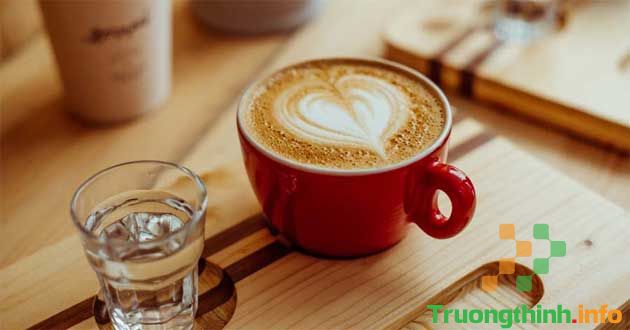                       Hướng dẫn 8 cách pha cafe, trà sữa latte biến tấu tại nhà cực hấp dẫn