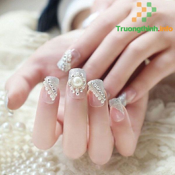                       Các mẫu nail cô dâu đơn giản, móng tay cô dâu đẹp cho ngày cưới, chụp ảnh cưới