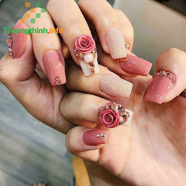                       Các mẫu nail cô dâu đơn giản, móng tay cô dâu đẹp cho ngày cưới, chụp ảnh cưới