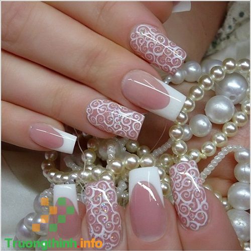                       Các mẫu nail cô dâu đơn giản, móng tay cô dâu đẹp cho ngày cưới, chụp ảnh cưới