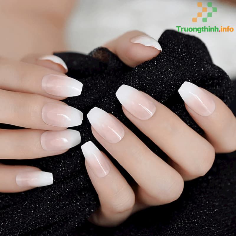                       Các mẫu nail cô dâu đơn giản, móng tay cô dâu đẹp cho ngày cưới, chụp ảnh cưới