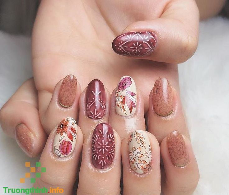                       Các mẫu nail cô dâu đơn giản, móng tay cô dâu đẹp cho ngày cưới, chụp ảnh cưới