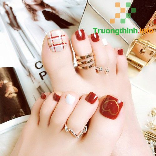                       Các mẫu nail cô dâu đơn giản, móng tay cô dâu đẹp cho ngày cưới, chụp ảnh cưới
