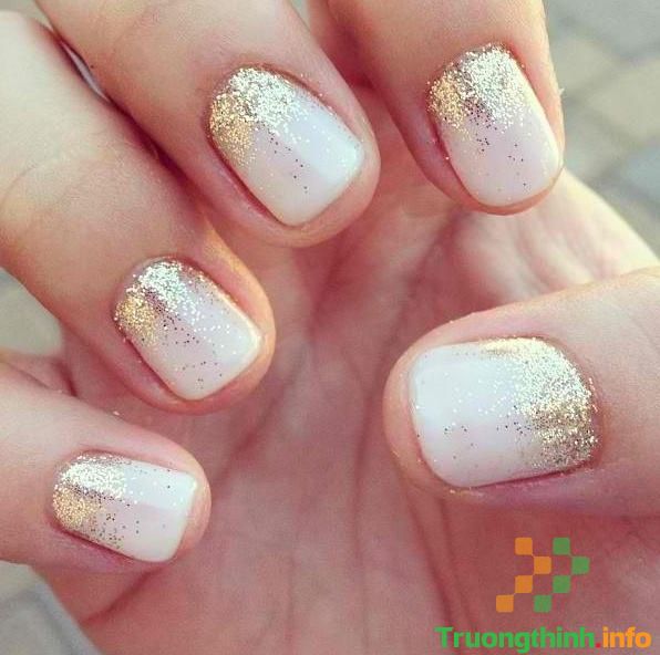                       Các mẫu nail cô dâu đơn giản, móng tay cô dâu đẹp cho ngày cưới, chụp ảnh cưới