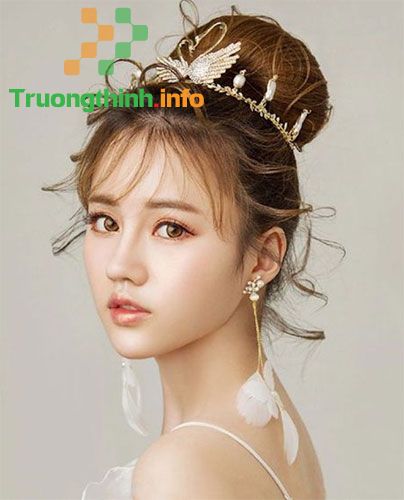                       Những kiểu tóc cô dâu đơn giản mà đẹp, dễ thương