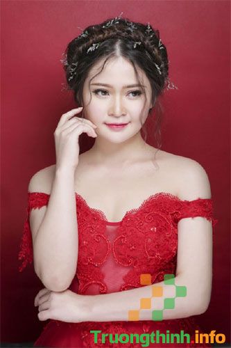                       Những kiểu tóc cô dâu đơn giản mà đẹp, dễ thương