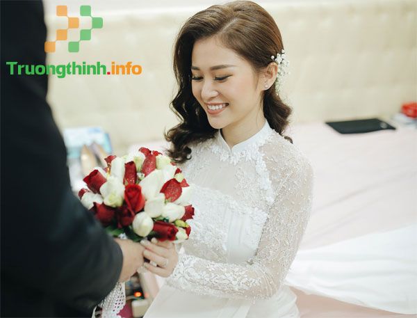                      Những kiểu tóc cô dâu đơn giản mà đẹp, dễ thương
